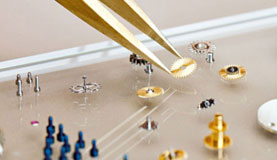 贵阳百达翡丽指定维修门店打开表壳